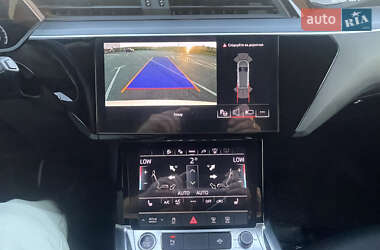 Внедорожник / Кроссовер Audi e-tron 2023 в 
