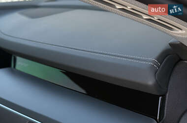 Позашляховик / Кросовер Audi e-tron 2021 в 