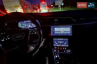 Позашляховик / Кросовер Audi e-tron 2020 в 