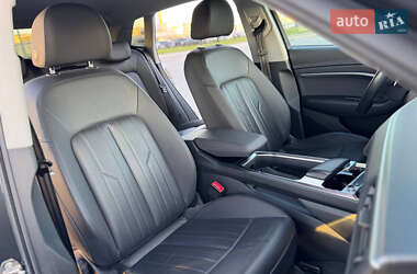 Позашляховик / Кросовер Audi e-tron 2020 в 