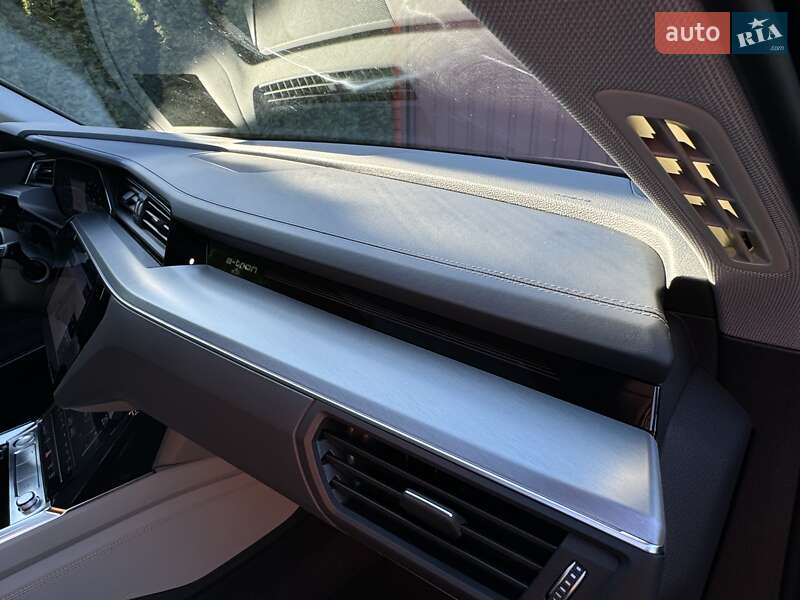 Позашляховик / Кросовер Audi e-tron 2020 в Києві