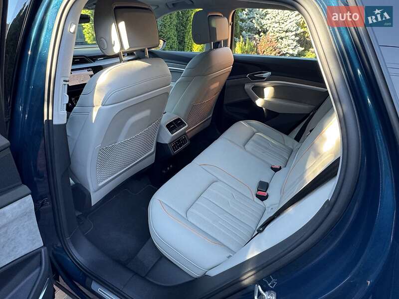 Позашляховик / Кросовер Audi e-tron 2020 в Києві