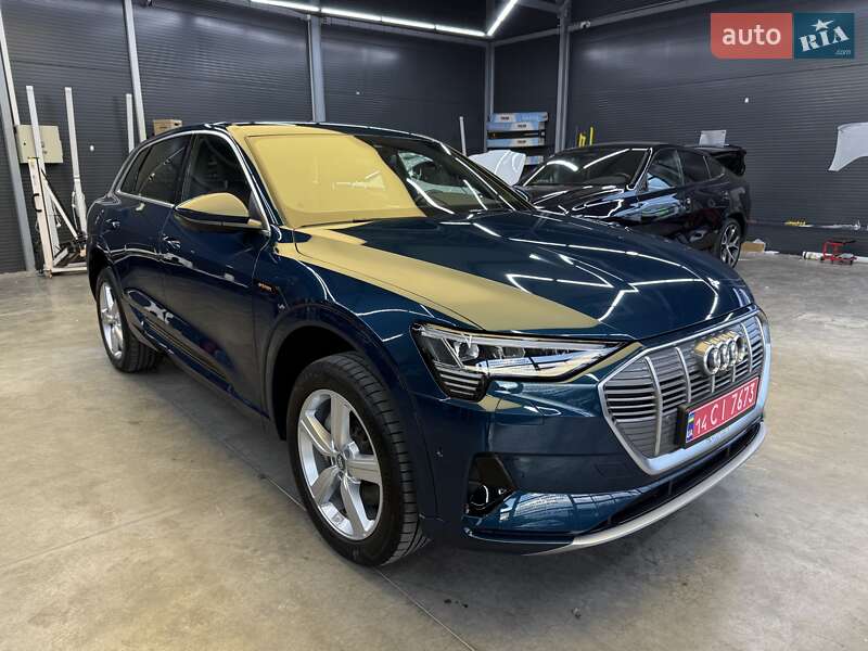 Позашляховик / Кросовер Audi e-tron 2019 в Чернівцях
