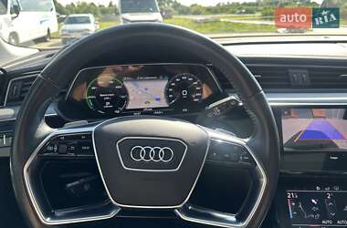 Позашляховик / Кросовер Audi e-tron 2019 в 