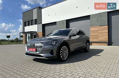 Позашляховик / Кросовер Audi e-tron 2019 в 