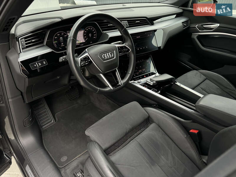 Позашляховик / Кросовер Audi e-tron 2021 в Мукачевому
