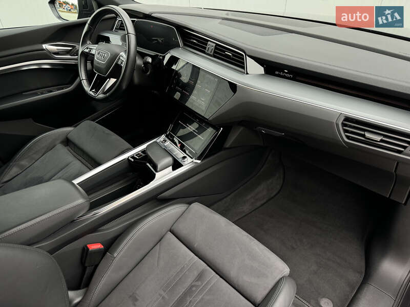 Позашляховик / Кросовер Audi e-tron 2021 в Мукачевому