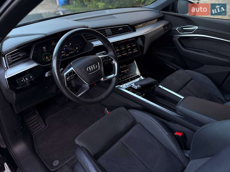Внедорожник / Кроссовер Audi e-tron 2020 в Мукачево