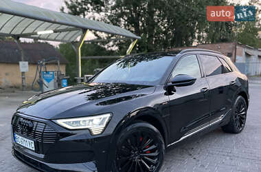 Позашляховик / Кросовер Audi e-tron 2019 в 