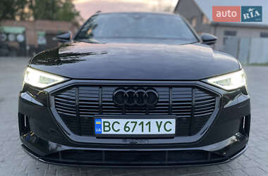 Позашляховик / Кросовер Audi e-tron 2019 в 