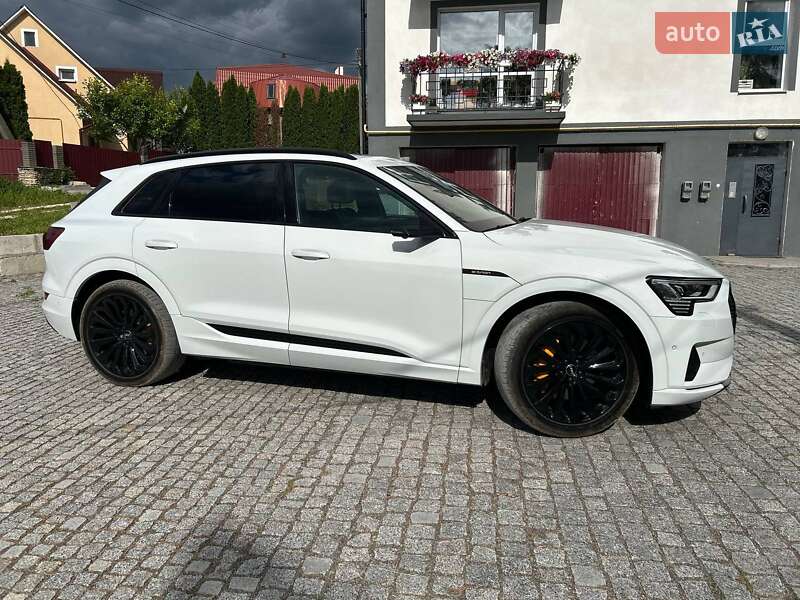Внедорожник / Кроссовер Audi e-tron 2019 в Тернополе