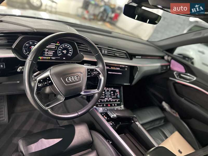 Внедорожник / Кроссовер Audi e-tron 2019 в Тернополе