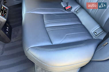 Внедорожник / Кроссовер Audi e-tron 2019 в 