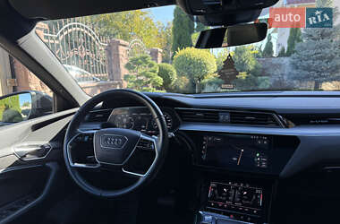Внедорожник / Кроссовер Audi e-tron 2019 в 