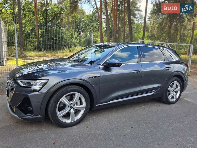 Audi e-tron 2021