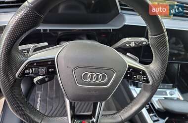 Позашляховик / Кросовер Audi e-tron 2021 в 