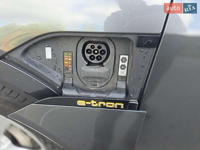 Позашляховик / Кросовер Audi e-tron 2021 в Вінниці