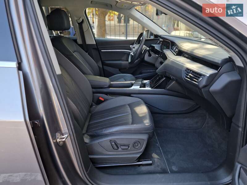 Внедорожник / Кроссовер Audi e-tron 2021 в Одессе
