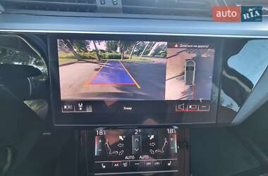 Позашляховик / Кросовер Audi e-tron 2020 в 