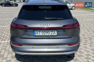 Позашляховик / Кросовер Audi e-tron 2019 в 