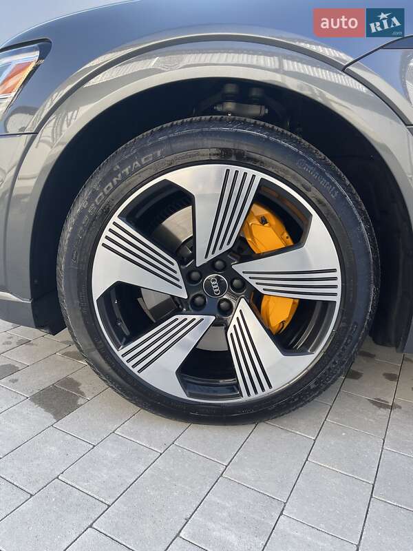 Позашляховик / Кросовер Audi e-tron 2019 в Івано-Франківську