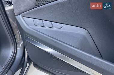 Позашляховик / Кросовер Audi e-tron 2019 в 