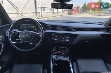 Позашляховик / Кросовер Audi e-tron 2019 в 