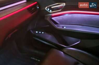 Внедорожник / Кроссовер Audi e-tron 2019 в 