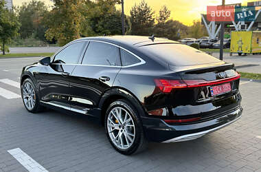 Позашляховик / Кросовер Audi e-tron 2023 в 