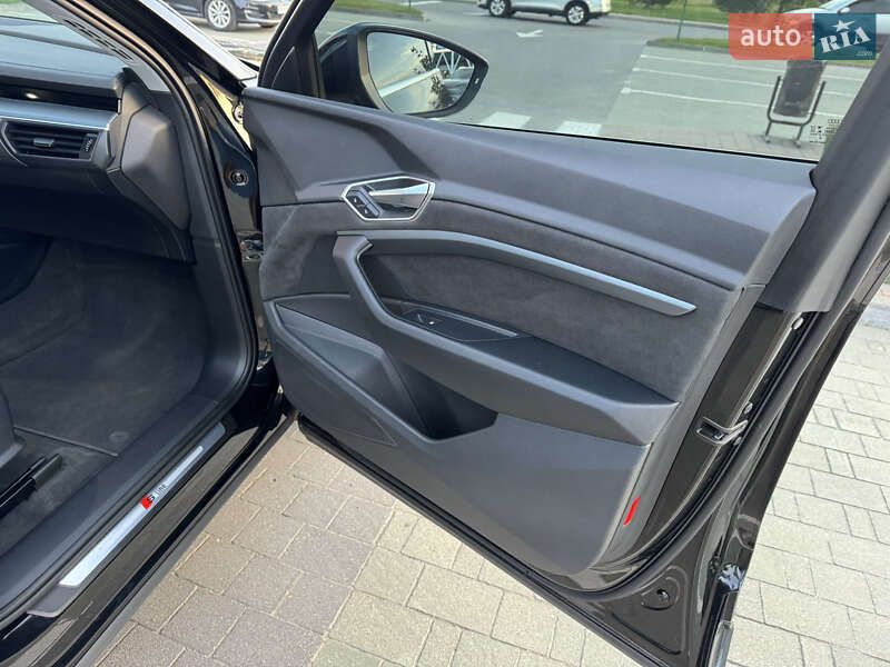 Позашляховик / Кросовер Audi e-tron 2023 в Хмельницькому