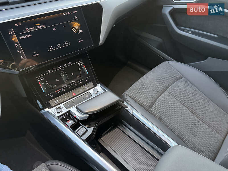 Позашляховик / Кросовер Audi e-tron 2023 в Хмельницькому