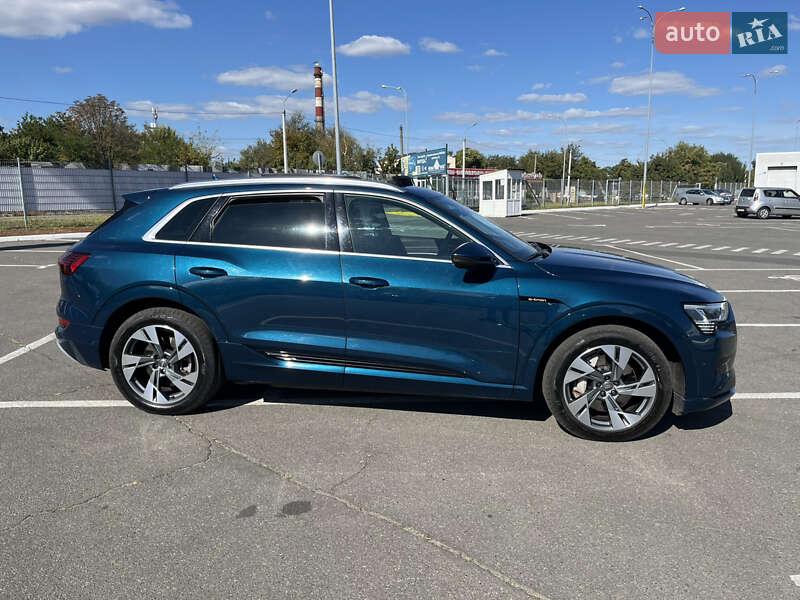 Позашляховик / Кросовер Audi e-tron 2020 в Дніпрі