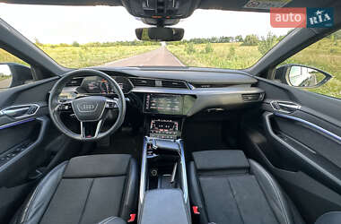 Внедорожник / Кроссовер Audi e-tron 2022 в 