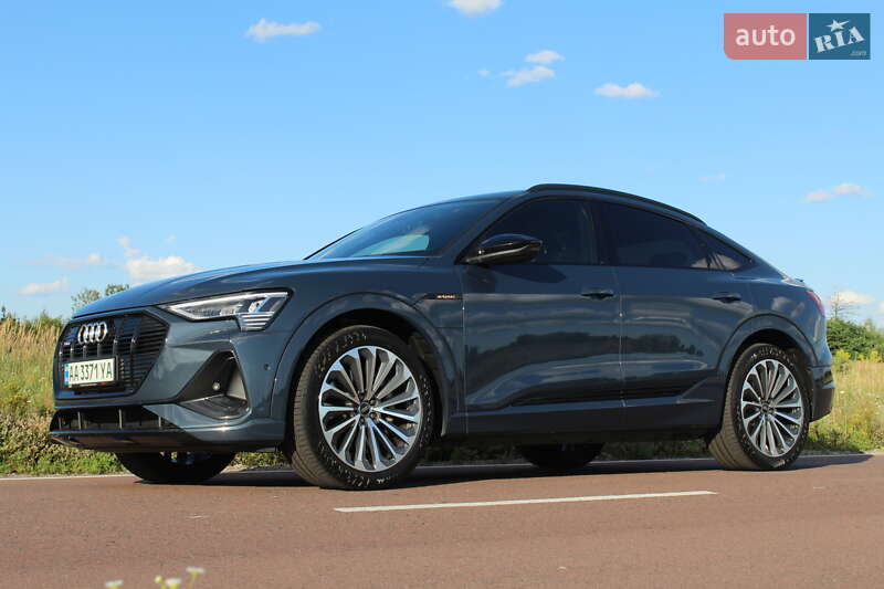 Позашляховик / Кросовер Audi e-tron 2022 в Києві
