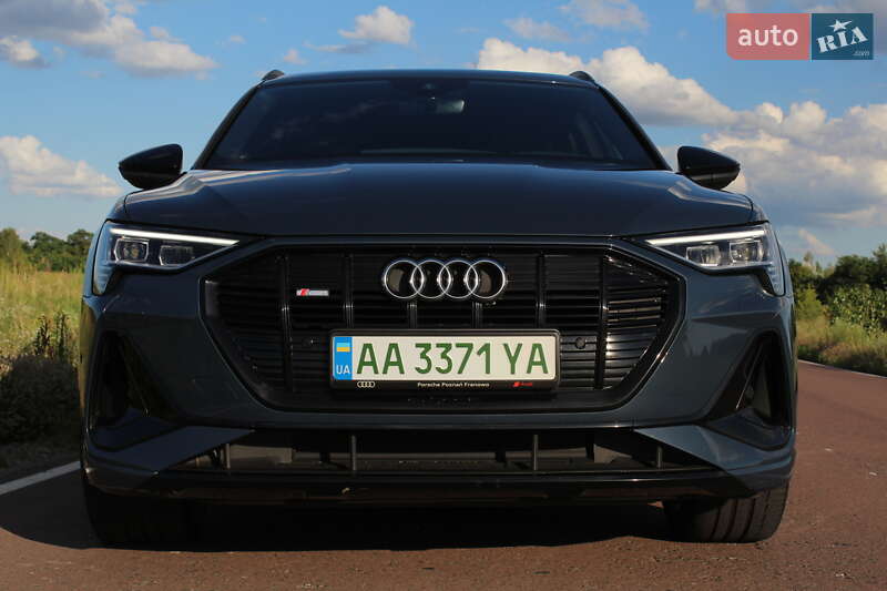 Позашляховик / Кросовер Audi e-tron 2022 в Києві