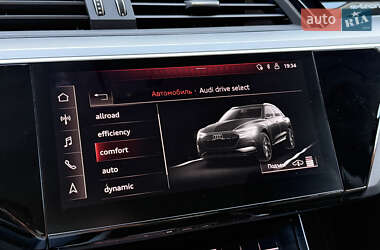 Внедорожник / Кроссовер Audi e-tron 2020 в 