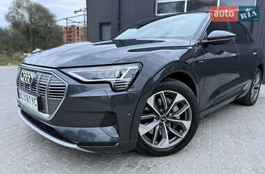 Позашляховик / Кросовер Audi e-tron 2019 в 