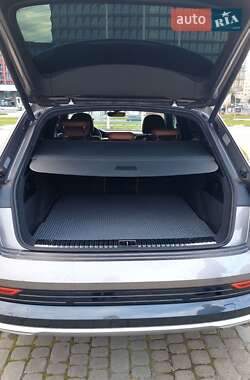 Внедорожник / Кроссовер Audi e-tron 2019 в 