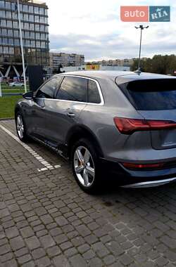 Внедорожник / Кроссовер Audi e-tron 2019 в 