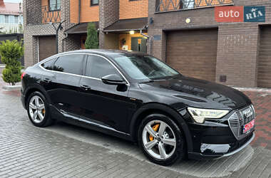 Внедорожник / Кроссовер Audi e-tron 2023 в 