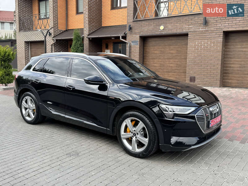 Позашляховик / Кросовер Audi e-tron 2023 в Хмельницькому