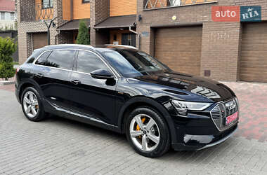 Внедорожник / Кроссовер Audi e-tron 2023 в 