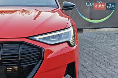 Внедорожник / Кроссовер Audi e-tron 2021 в 
