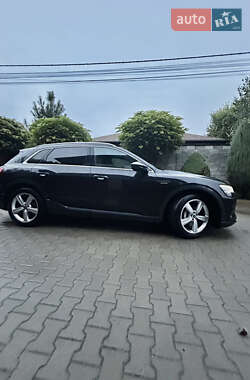 Позашляховик / Кросовер Audi e-tron 2023 в Києві