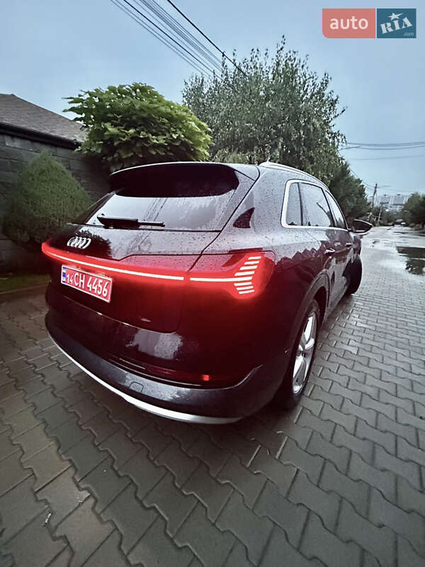 Позашляховик / Кросовер Audi e-tron 2023 в Києві