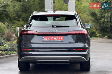 Внедорожник / Кроссовер Audi e-tron 2021 в 