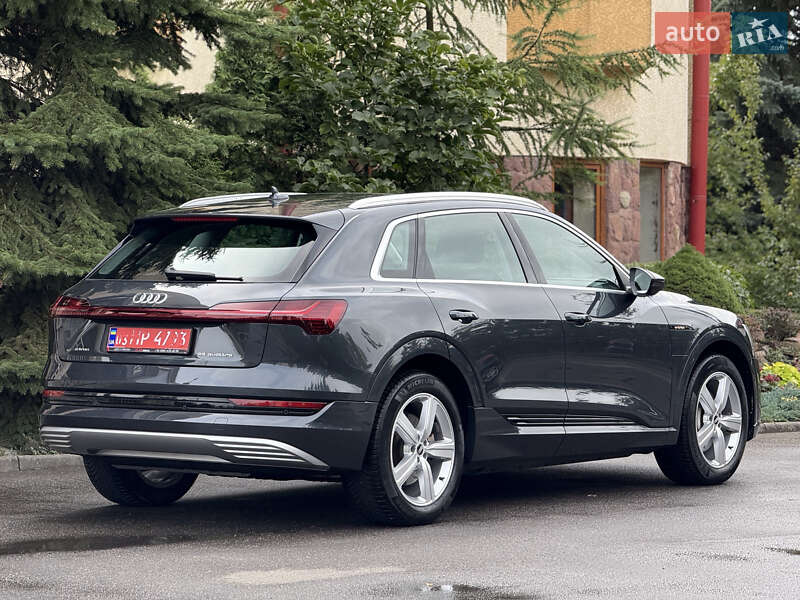 Позашляховик / Кросовер Audi e-tron 2021 в Тернополі