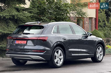 Внедорожник / Кроссовер Audi e-tron 2021 в 