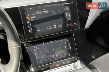Внедорожник / Кроссовер Audi e-tron 2021 в 