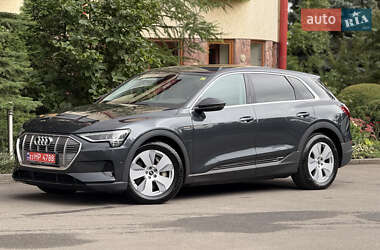 Позашляховик / Кросовер Audi e-tron 2021 в 